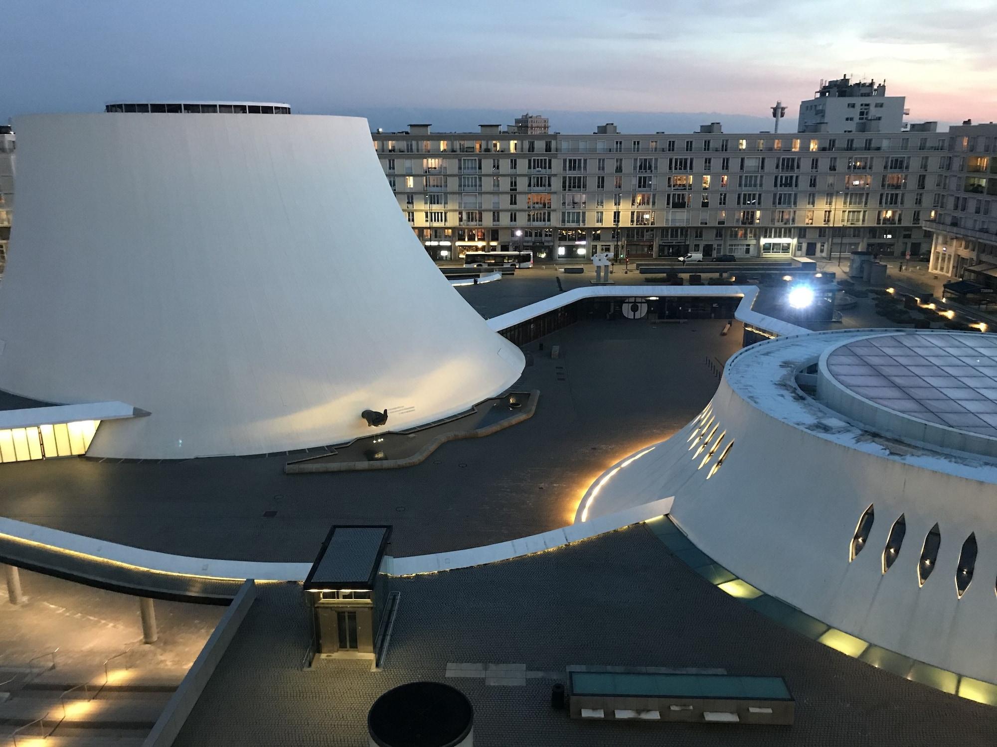 Western Arthotel Hotel 3*