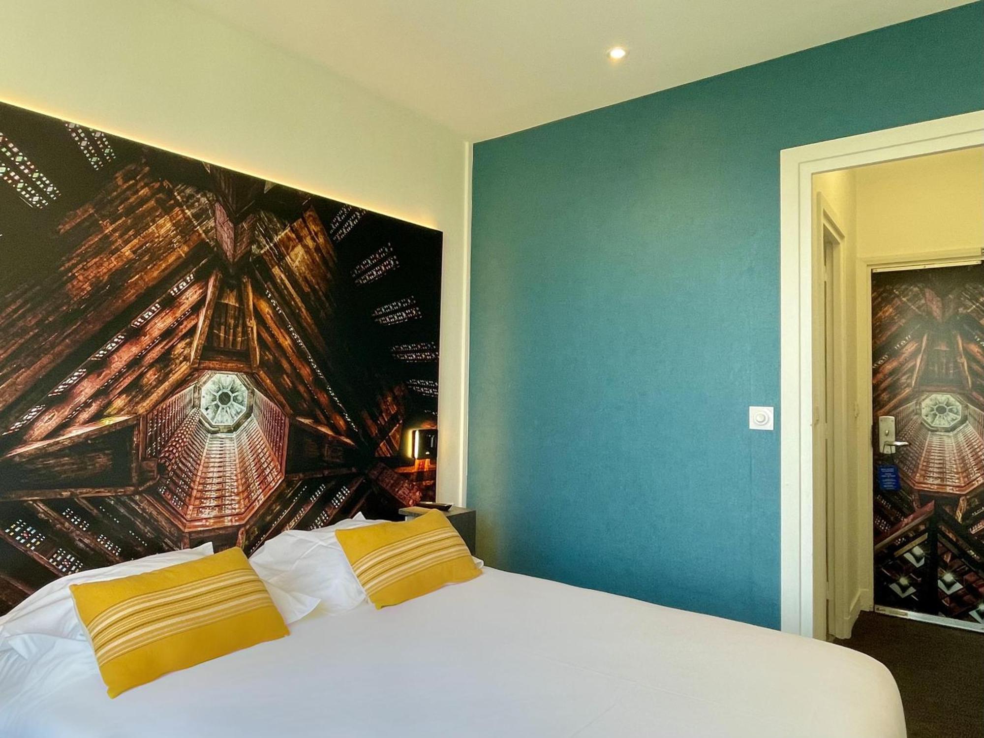 Western Arthotel 3*